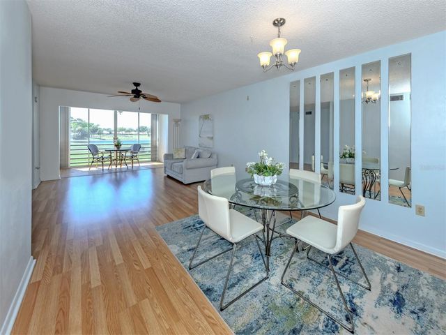 925 WEXFORD BLVD BOULEVARD, Venice, FL 34293