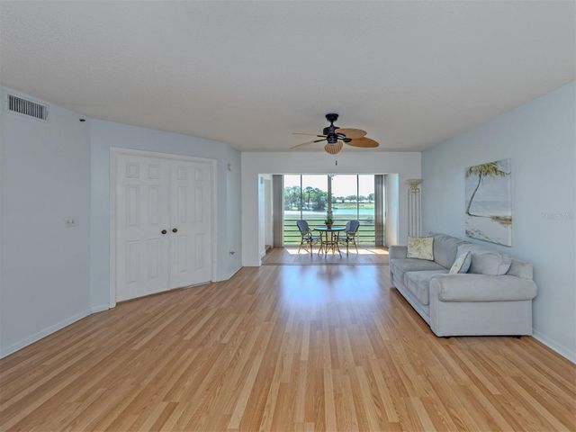 925 WEXFORD BLVD BOULEVARD, Venice, FL 34293