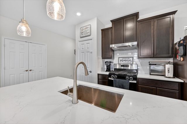 3925 Belleview Place, Crandall, TX 75114