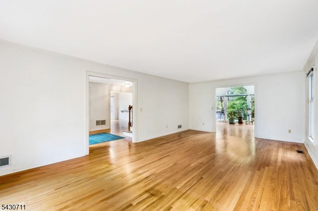 9 Langford Dr, Mendham Twp., NJ 07945