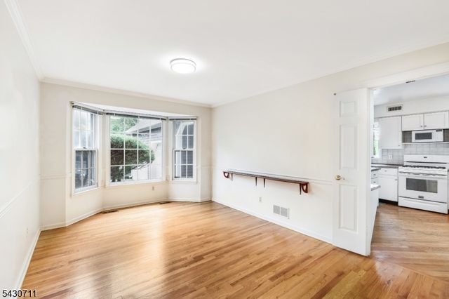 9 Langford Dr, Mendham Twp., NJ 07945