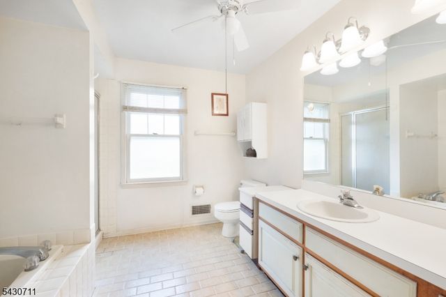 9 Langford Dr, Mendham Twp., NJ 07945