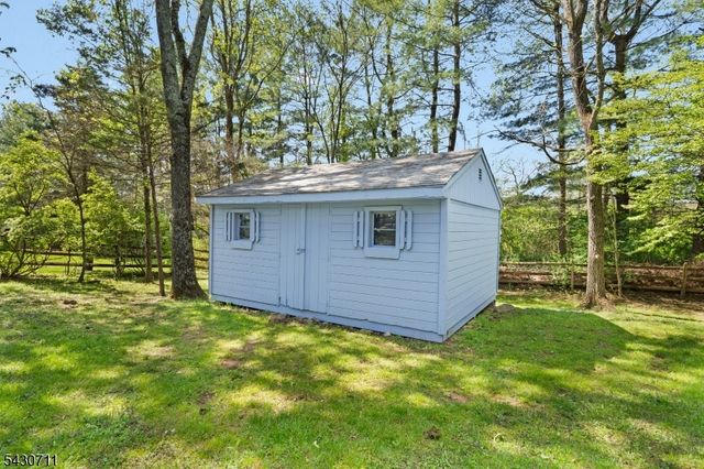 9 Langford Dr, Mendham Twp., NJ 07945