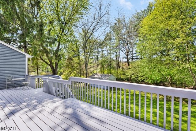 9 Langford Dr, Mendham Twp., NJ 07945