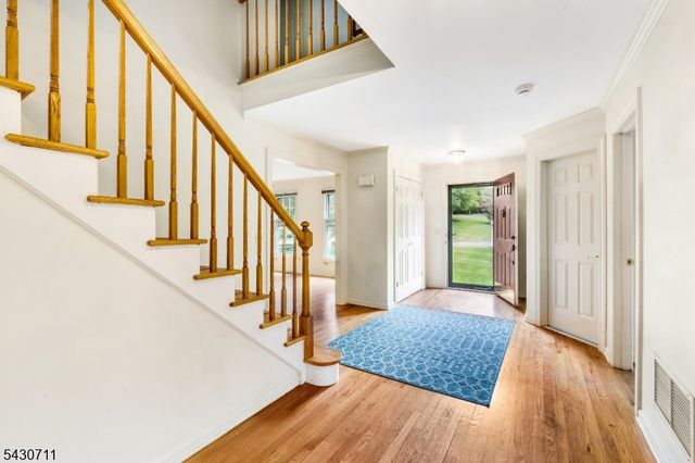 9 Langford Dr, Mendham Twp., NJ 07945