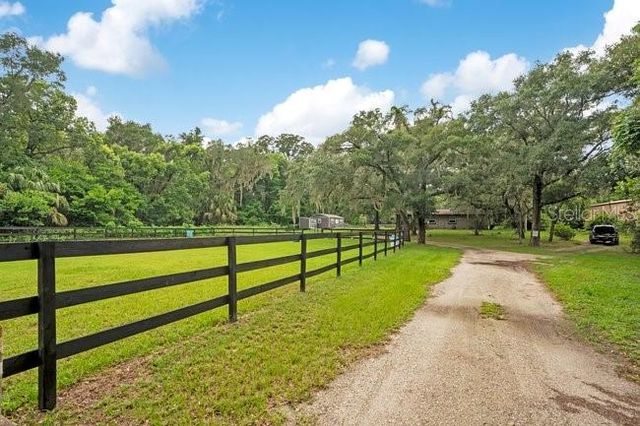 560 N LAKE PLEASANT ROAD, Apopka, FL 32712