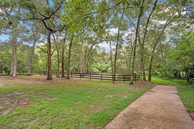 560 N LAKE PLEASANT ROAD, Apopka, FL 32712