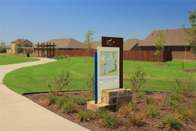 810 Gentle Bird Drive, Lavon, TX 75166