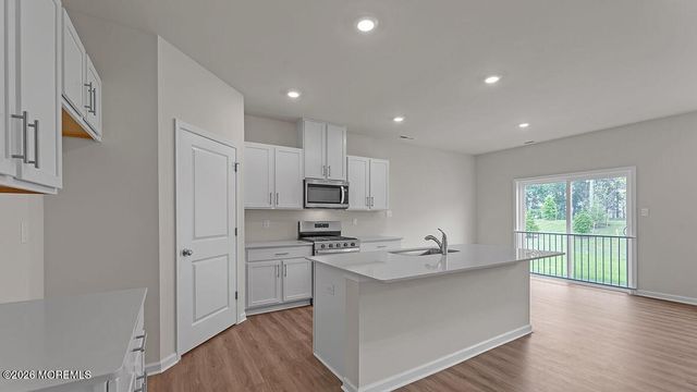 7 Dahlia Court, Bayville, NJ 08721