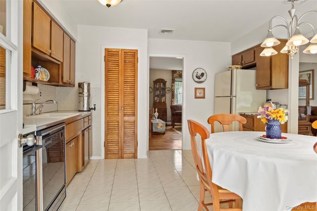 7 Dearborn Road, West Nyack, NY 10994
