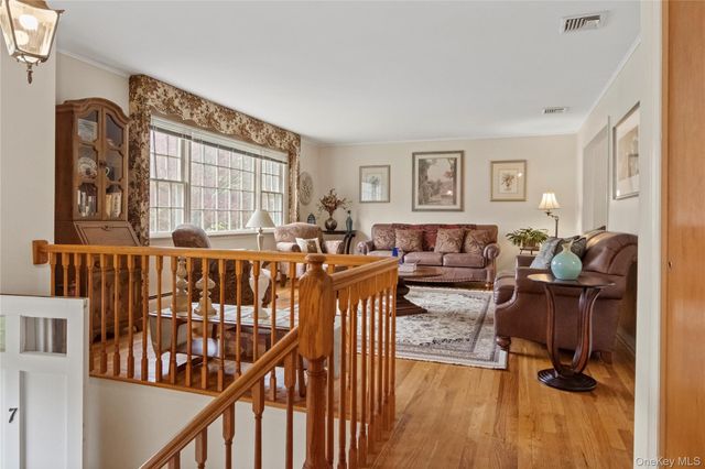 7 Dearborn Road, West Nyack, NY 10994