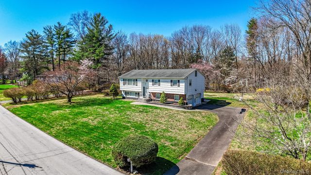 7 Dearborn Road, West Nyack, NY 10994