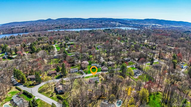 7 Dearborn Road, West Nyack, NY 10994
