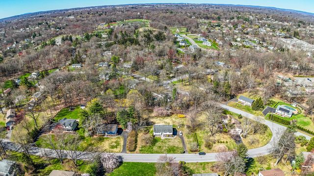 7 Dearborn Road, West Nyack, NY 10994