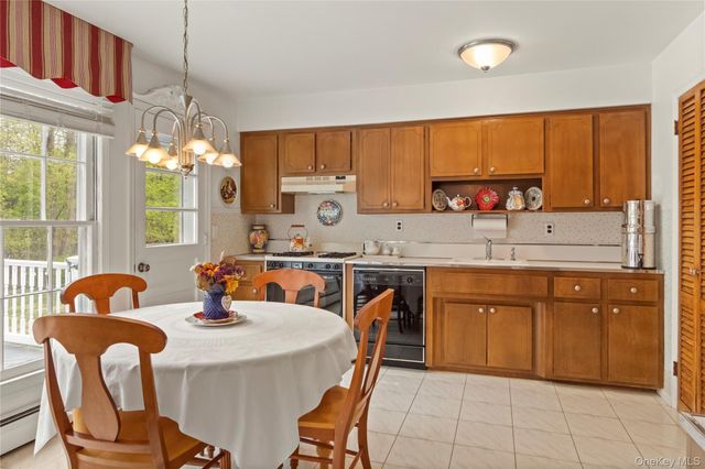 7 Dearborn Road, West Nyack, NY 10994