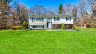 7 Dearborn Road, West Nyack, NY 10994
