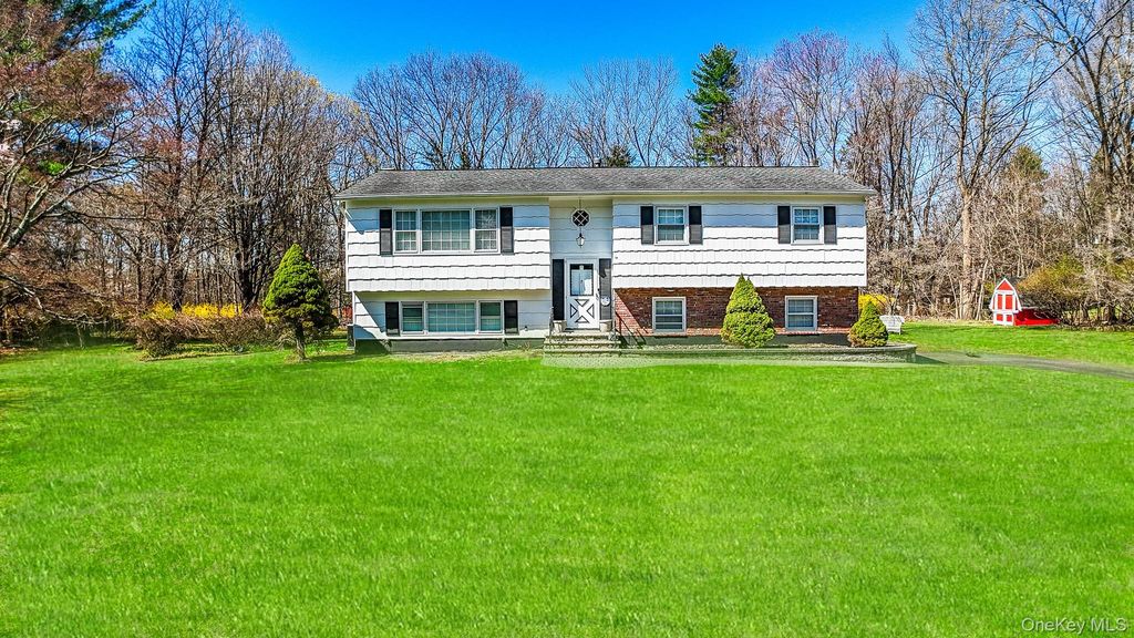7 Dearborn Road, West Nyack, NY 10994