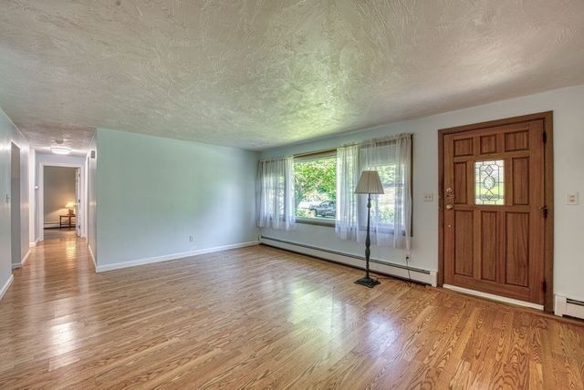 81 Errol Rd, Brockton, MA 02302