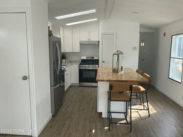 5 Pine Cone Lane, Manahawkin, NJ 08050