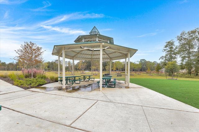 10642 Lost Maples Drive, Cleveland, TX 77328