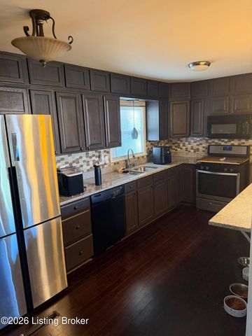 4404 Charlotte Ann Dr, Louisville, KY 40216
