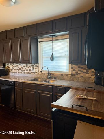 4404 Charlotte Ann Dr, Louisville, KY 40216