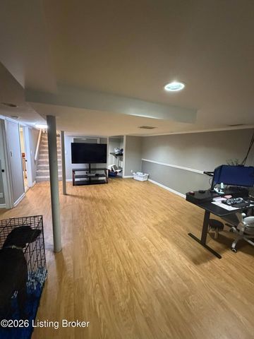 4404 Charlotte Ann Dr, Louisville, KY 40216