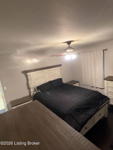 4404 Charlotte Ann Dr, Louisville, KY 40216