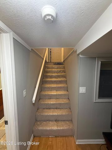 4404 Charlotte Ann Dr, Louisville, KY 40216