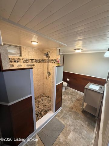 4404 Charlotte Ann Dr, Louisville, KY 40216