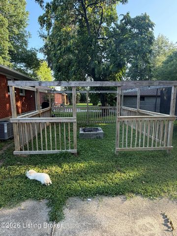 4404 Charlotte Ann Dr, Louisville, KY 40216