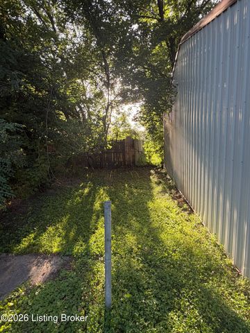 4404 Charlotte Ann Dr, Louisville, KY 40216
