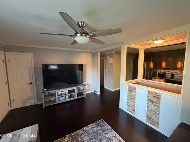 4404 Charlotte Ann Dr, Louisville, KY 40216