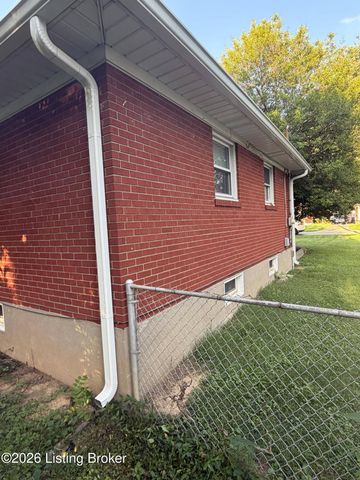 4404 Charlotte Ann Dr, Louisville, KY 40216