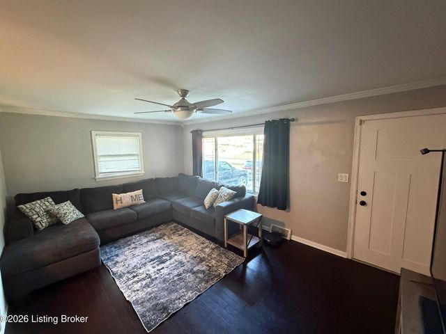 4404 Charlotte Ann Dr, Louisville, KY 40216
