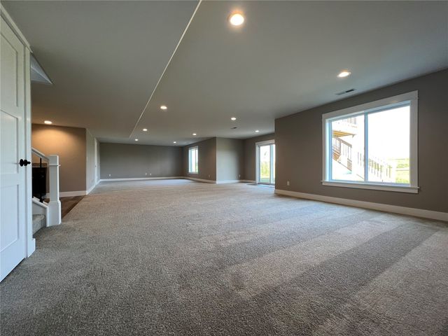 20 S Seven Oaks Road, North Liberty, IA 52317
