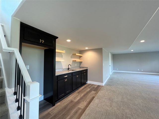 20 S Seven Oaks Road, North Liberty, IA 52317