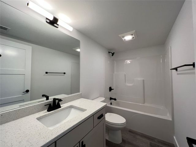 20 S Seven Oaks Road, North Liberty, IA 52317