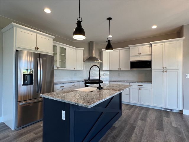 20 S Seven Oaks Road, North Liberty, IA 52317