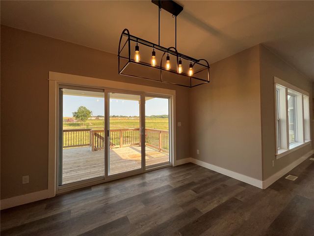 20 S Seven Oaks Road, North Liberty, IA 52317