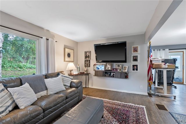 106 Edgeworth Avenue, Geddes, NY 13219