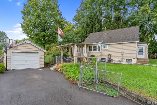 106 Edgeworth Avenue, Geddes, NY 13219