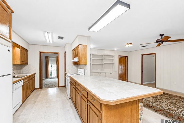 9967 Bunting Dr, Baton Rouge, LA 70809