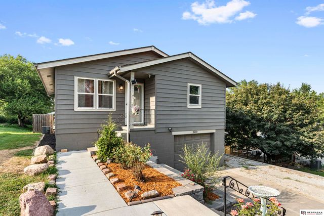 2210 Avenue C, Plattsmouth, NE 68048