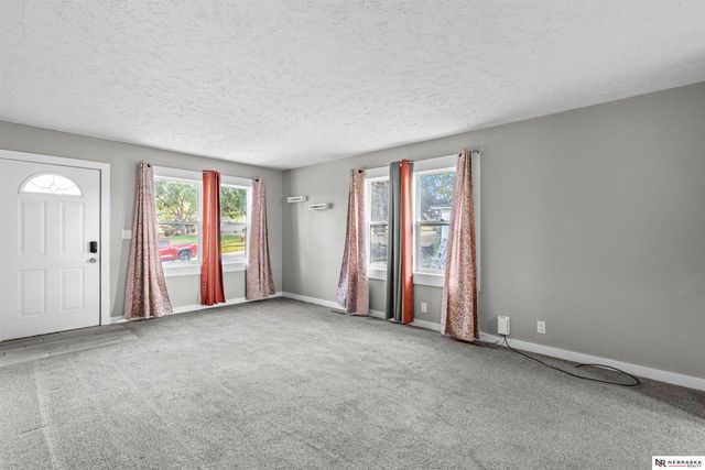 2210 Avenue C, Plattsmouth, NE 68048