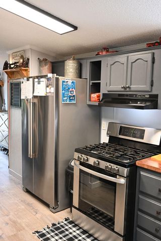 931 W Barney Avenue, Muskegon, MI 49441