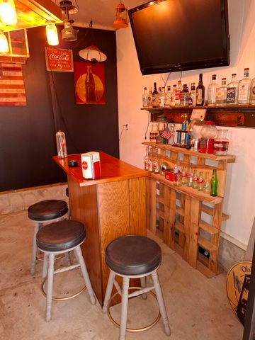 931 W Barney Avenue, Muskegon, MI 49441