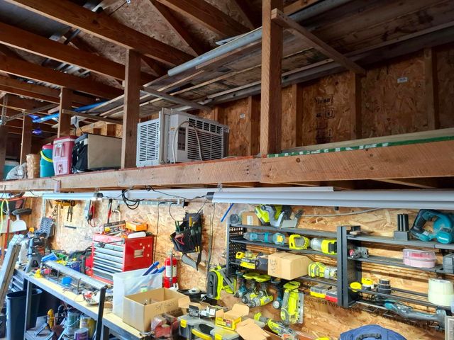 931 W Barney Avenue, Muskegon, MI 49441