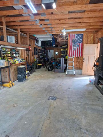 931 W Barney Avenue, Muskegon, MI 49441
