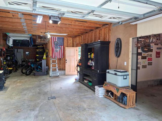 931 W Barney Avenue, Muskegon, MI 49441